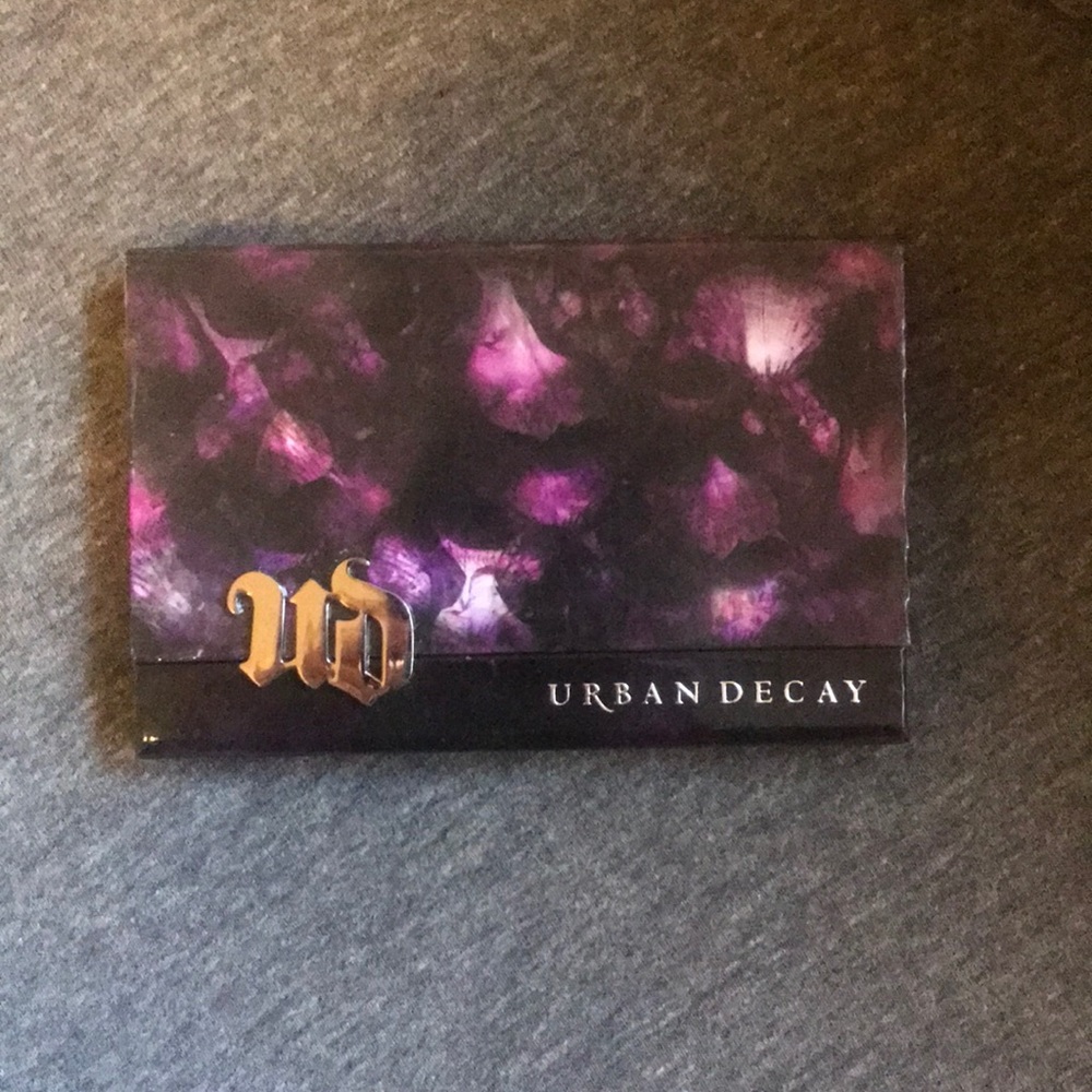 Urban decay eyeshadow pallet